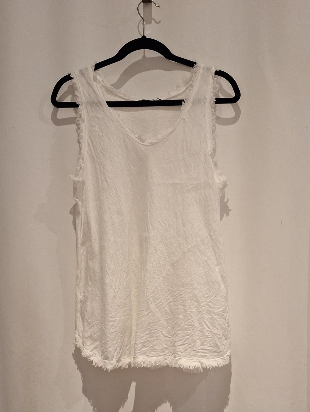 Gigi Moda Made In Italy White Frayed Edge Sleeveless Linen Blend Tank Top
